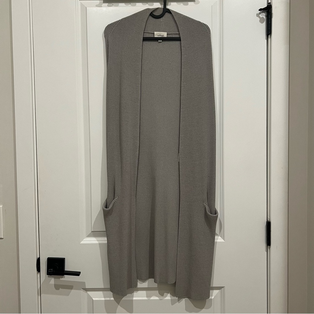 Aritzia Sleeveless Cardigan